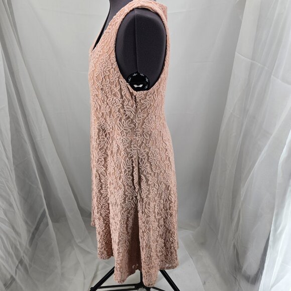 718-17 Torrid Dusty pink Rose Lace Midi Dress Size 2 16/18 - Picture 5 of 10